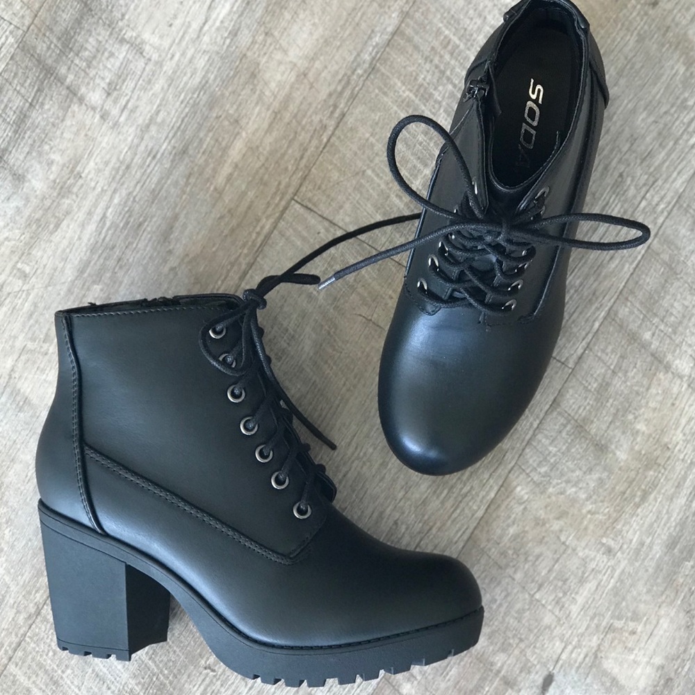 Matte Black Military Lace-Up Lug Heel Combat Boot - Picture 2 of 7